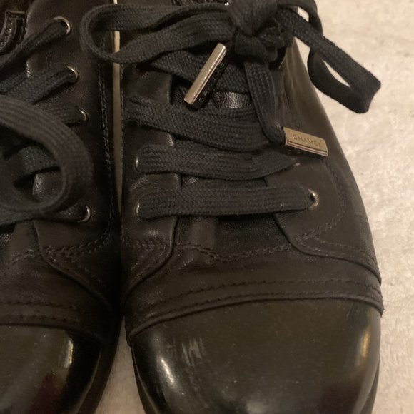 I AM ON SALE! CHANEL SOFT LEATHER BOOTIES - Picture 4 of 15